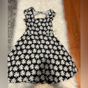 Black & White Daisy Print Dress